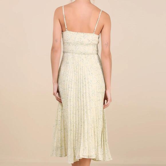 Lulus Floral Pleated Midi Dress XS – Cottagecore Spring Wedding Guest Fit NEW - Picture 2 of 5